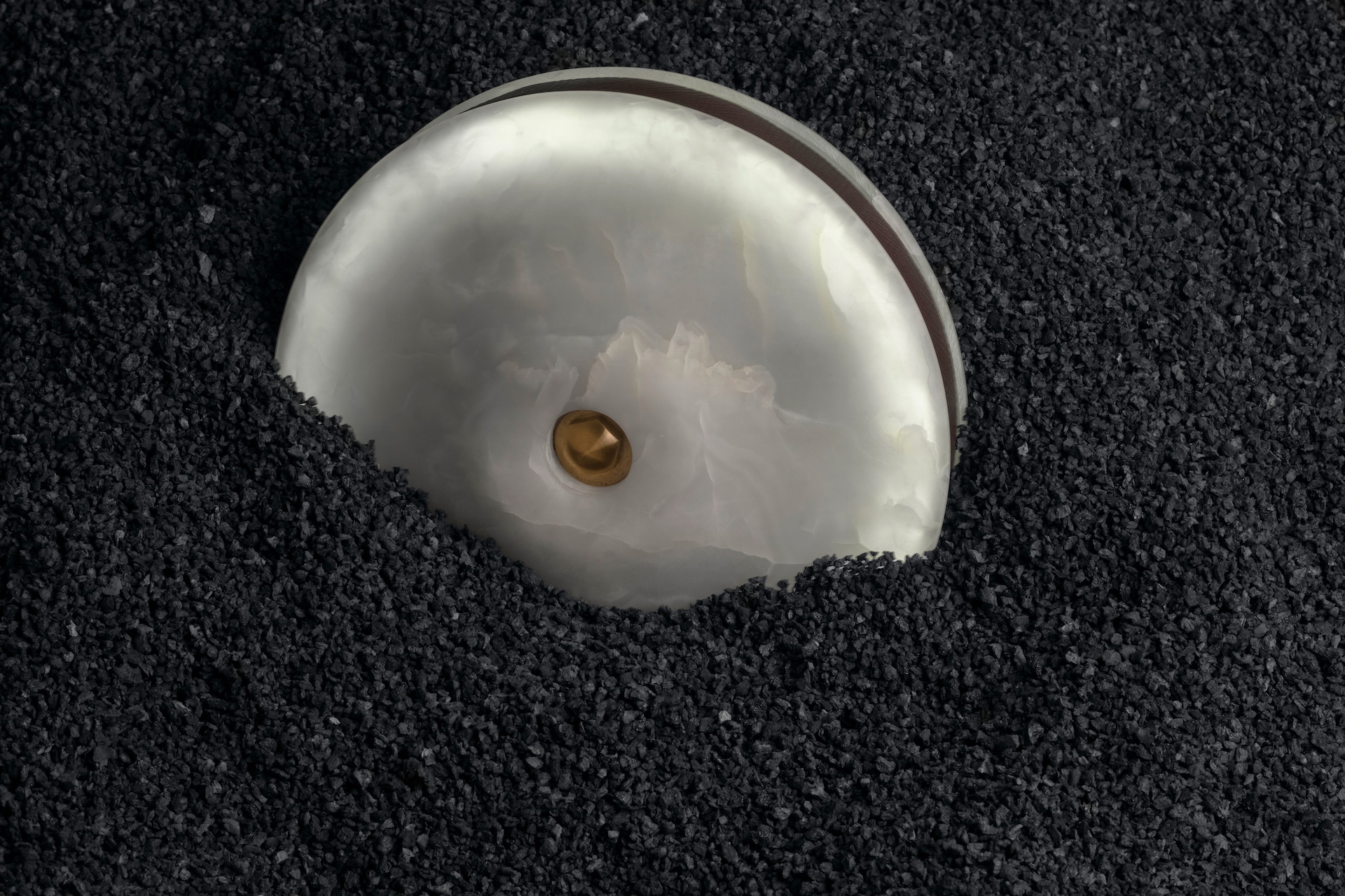 Astre mobile - MAISON LACME - lampe onyx H.Obligi et E. Blouet - Crédit Edouard Elias